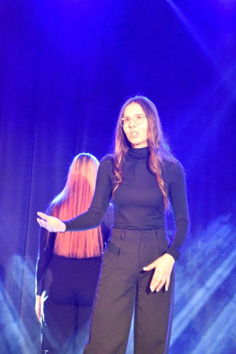 Zdjęcie w galerii na portalu naszwodzislaw.com: Maturzyści powiatowych szkół odebrali świadectwa [FOTO] wiadomości z regionu