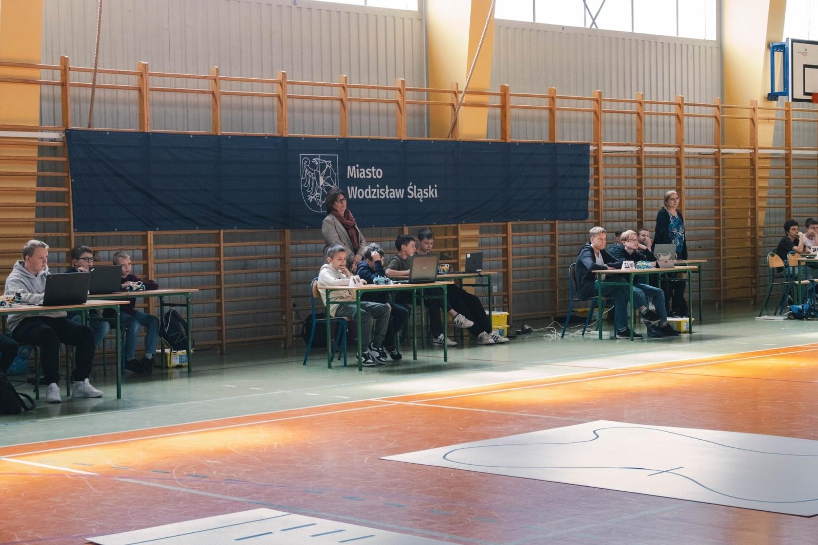 Zdjęcie w galerii na portalu naszwodzislaw.com: Miejski konkurs programowania w ZSP 2 [FOTO] wiadomości z regionu