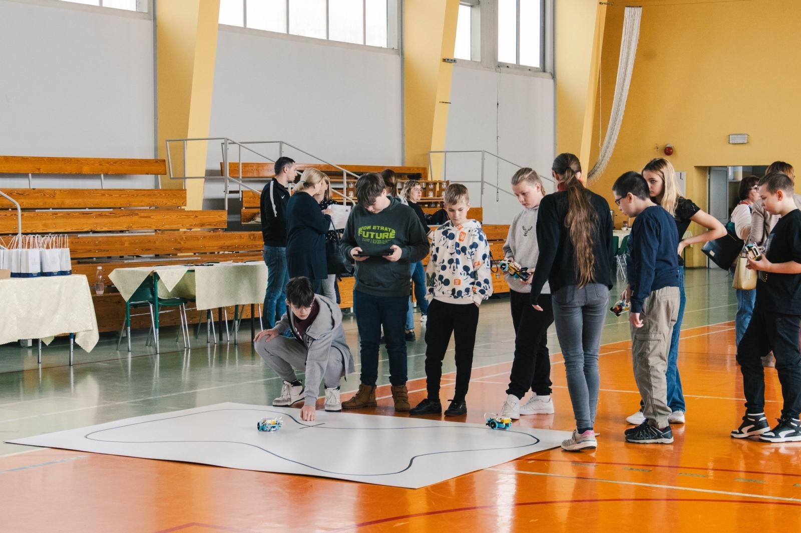 Zdjęcie w galerii na portalu naszwodzislaw.com: Miejski konkurs programowania w ZSP 2 [FOTO] wiadomości z regionu