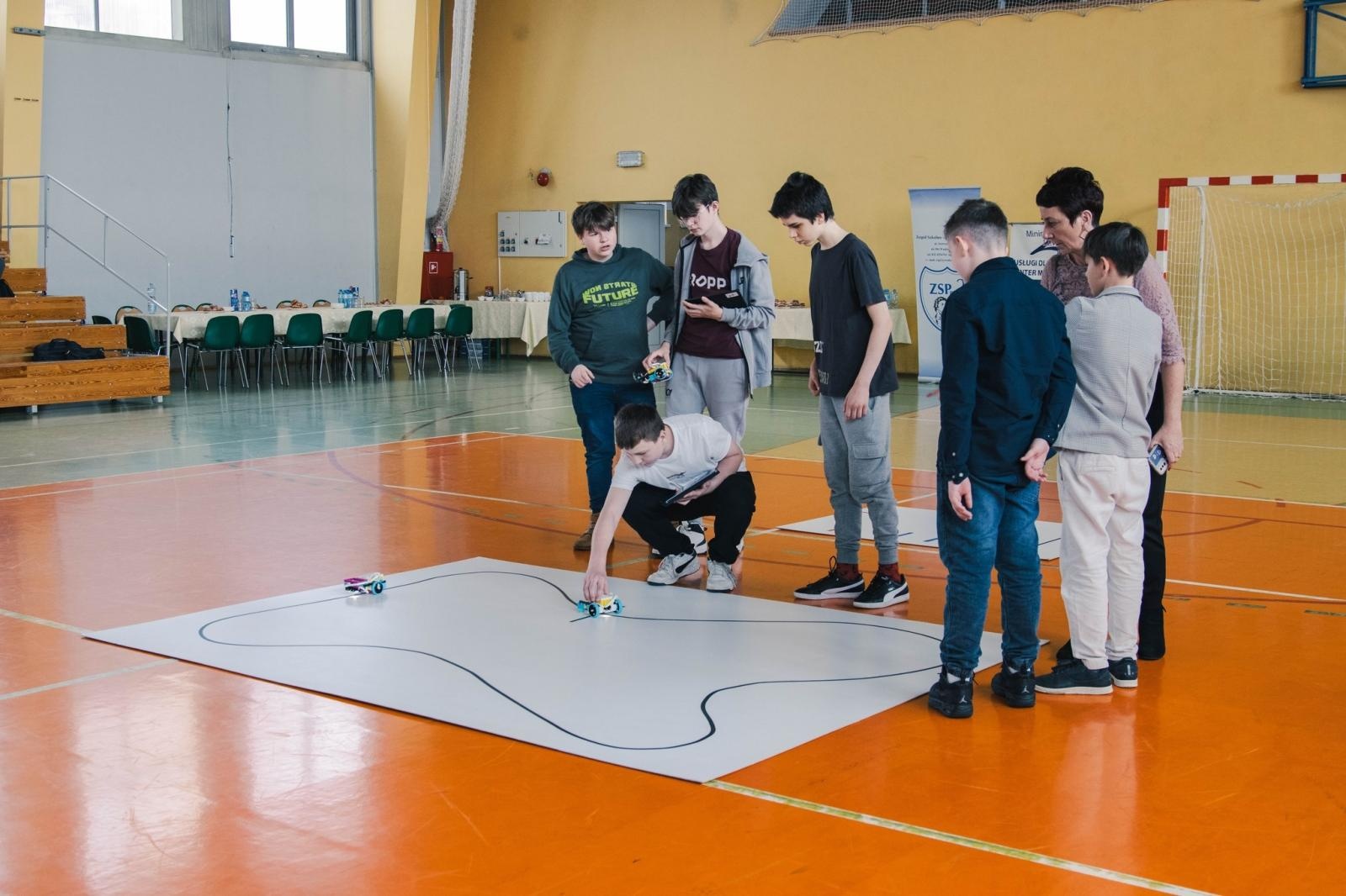 Zdjęcie w galerii na portalu naszwodzislaw.com: Miejski konkurs programowania w ZSP 2 [FOTO] wiadomości z regionu