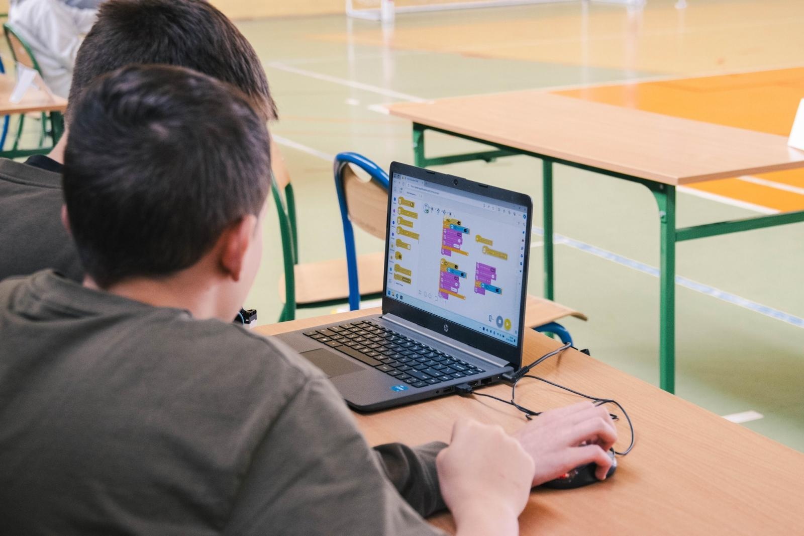 Zdjęcie w galerii na portalu naszwodzislaw.com: Miejski konkurs programowania w ZSP 2 [FOTO] wiadomości z regionu