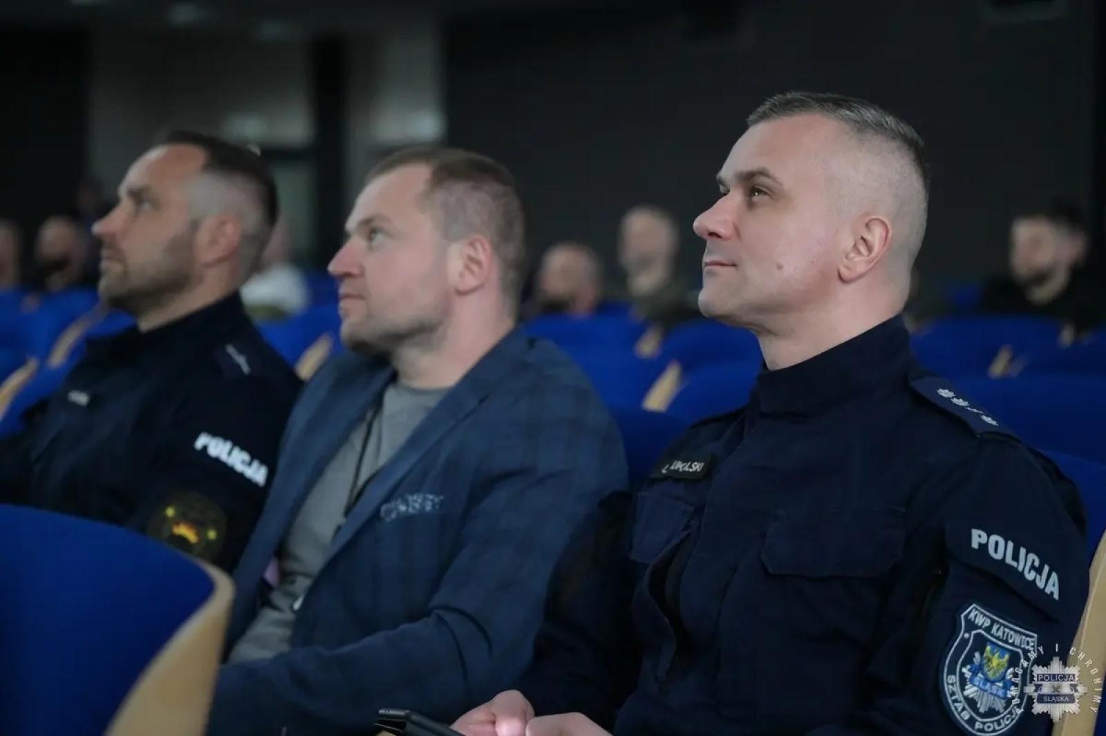 Zdjęcie w galerii na portalu naszwodzislaw.com: Policjanci i strażacy szkolili się w przeciwdziałaniu zagrożeniom CBRNE wiadomości z regionu