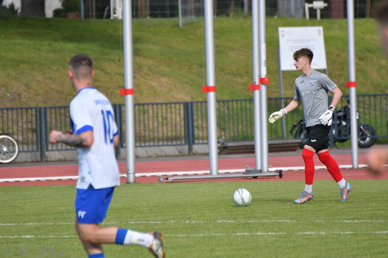 Zdjęcie w galerii na portalu naszwodzislaw.com: Czarni Gorzyce bez punktów w Raciborzu [FOTO] wiadomości z regionu