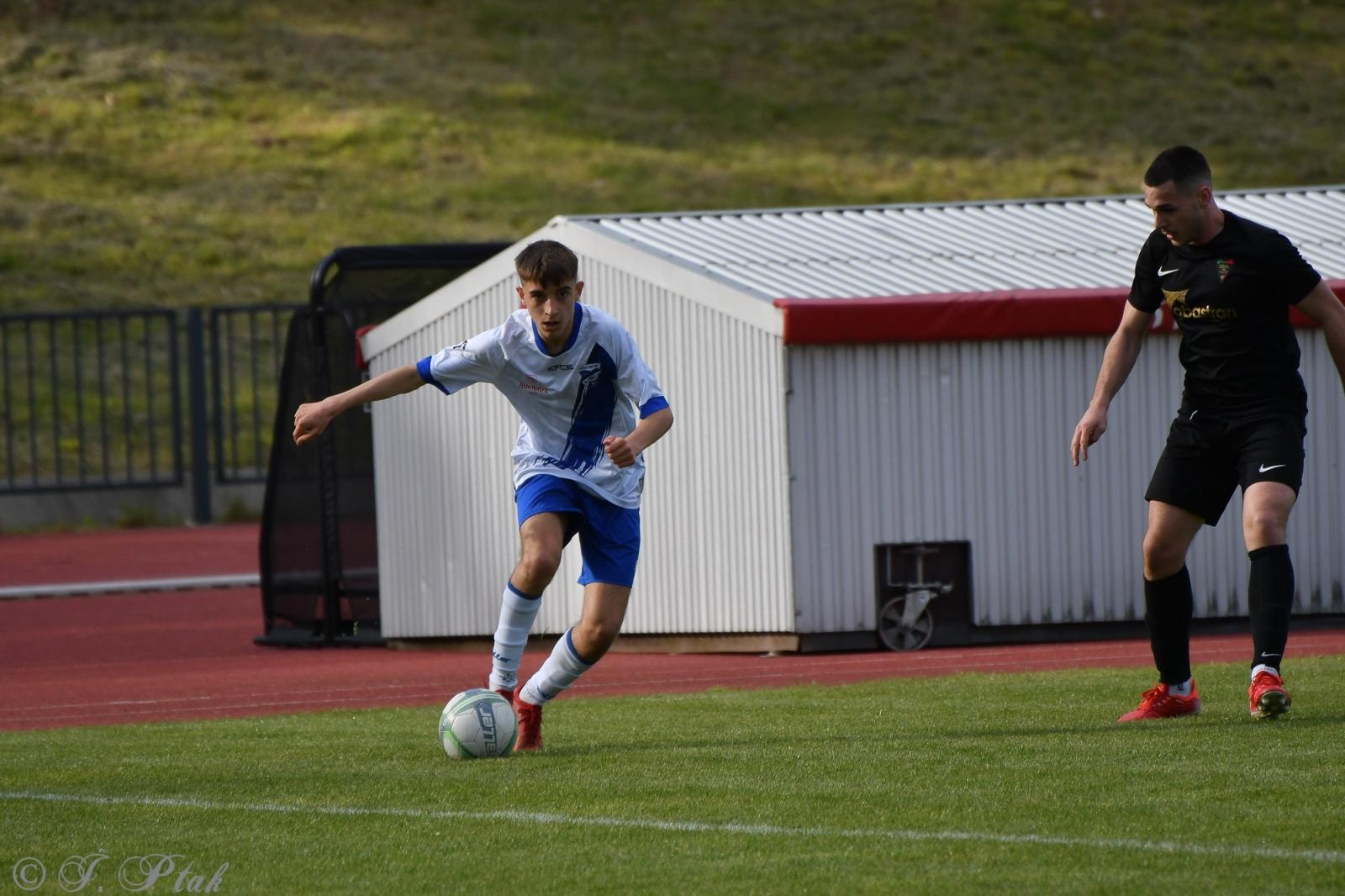 Zdjęcie w galerii na portalu naszwodzislaw.com: Czarni Gorzyce bez punktów w Raciborzu [FOTO] wiadomości z regionu
