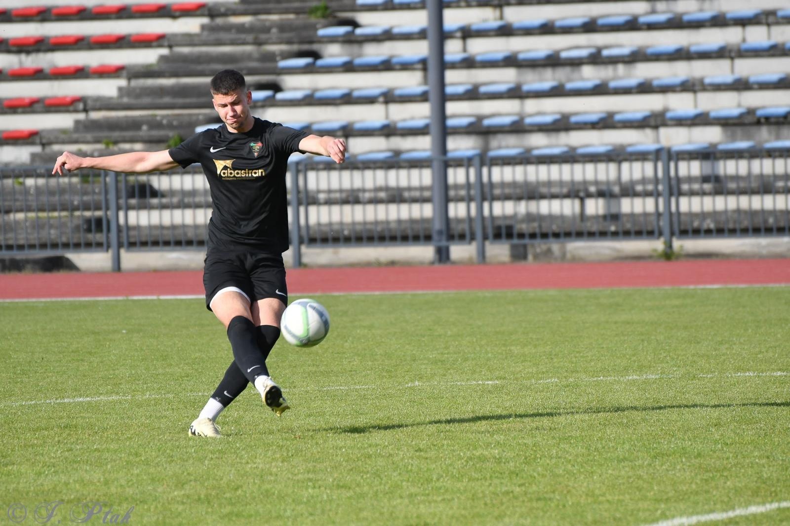 Zdjęcie w galerii na portalu naszwodzislaw.com: Czarni Gorzyce bez punktów w Raciborzu [FOTO] wiadomości z regionu