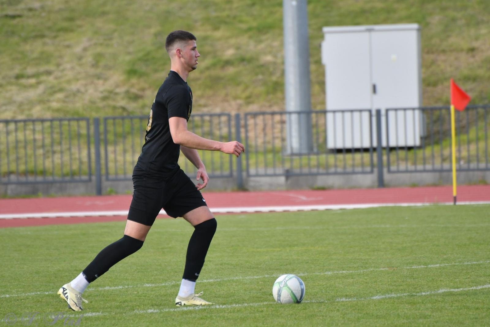 Zdjęcie w galerii na portalu naszwodzislaw.com: Czarni Gorzyce bez punktów w Raciborzu [FOTO] wiadomości z regionu