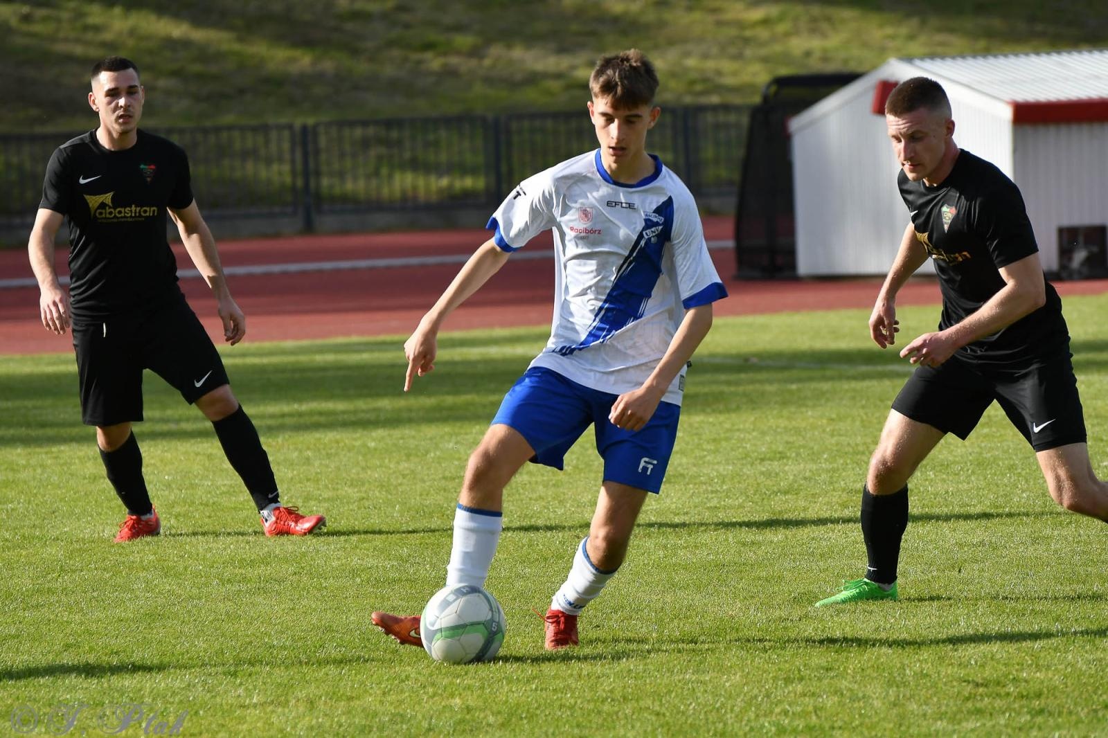 Zdjęcie w galerii na portalu naszwodzislaw.com: Czarni Gorzyce bez punktów w Raciborzu [FOTO] wiadomości z regionu