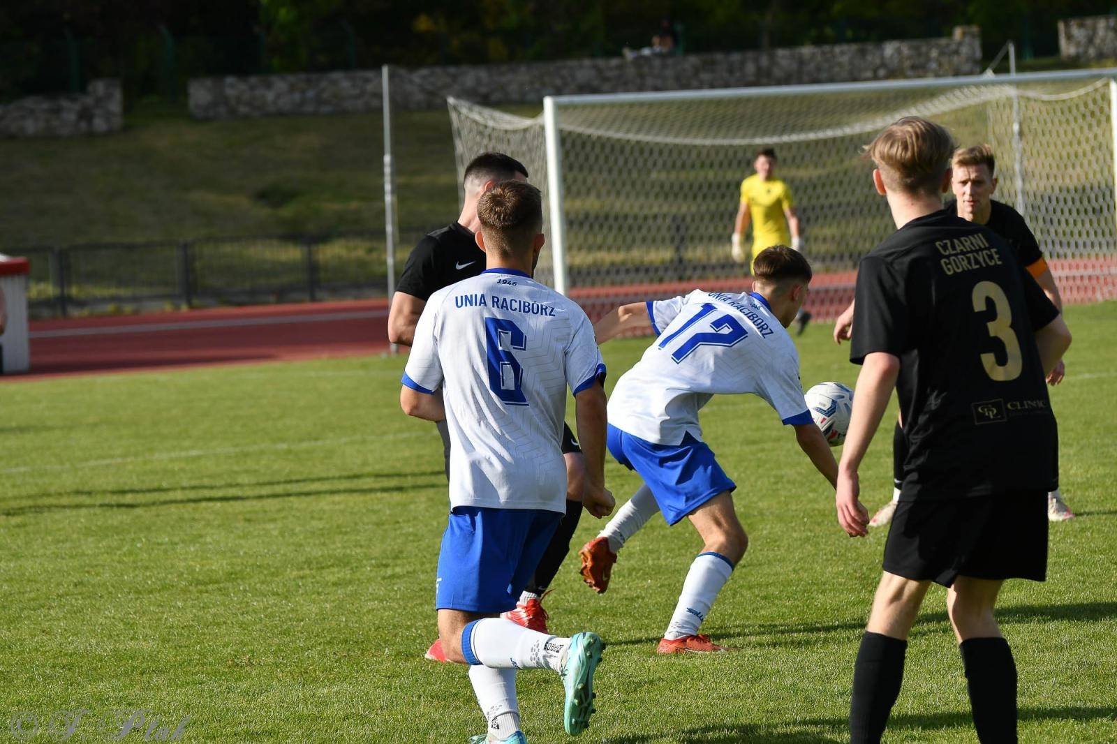 Zdjęcie w galerii na portalu naszwodzislaw.com: Czarni Gorzyce bez punktów w Raciborzu [FOTO] wiadomości z regionu