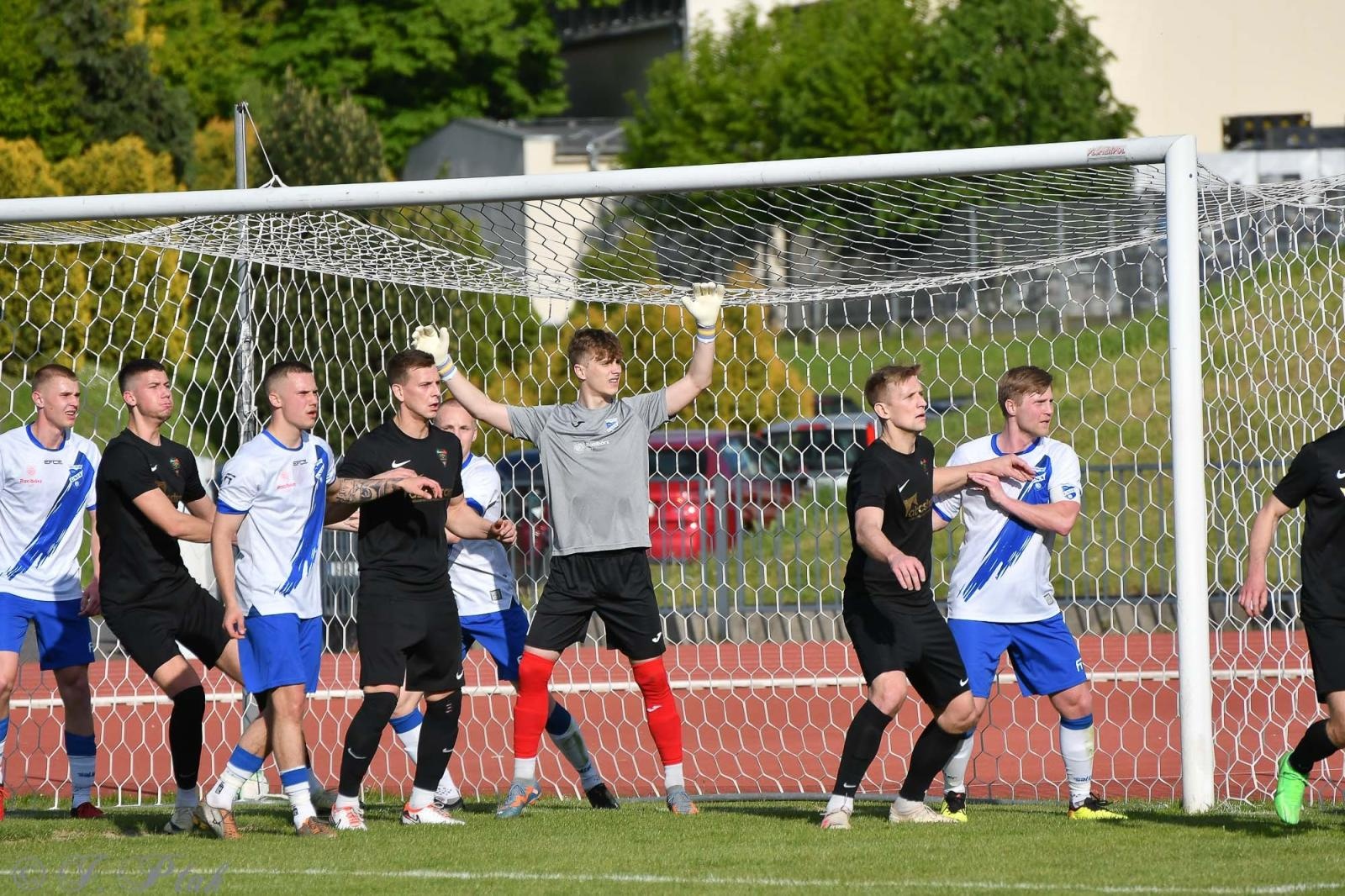 Zdjęcie w galerii na portalu naszwodzislaw.com: Czarni Gorzyce bez punktów w Raciborzu [FOTO] wiadomości z regionu