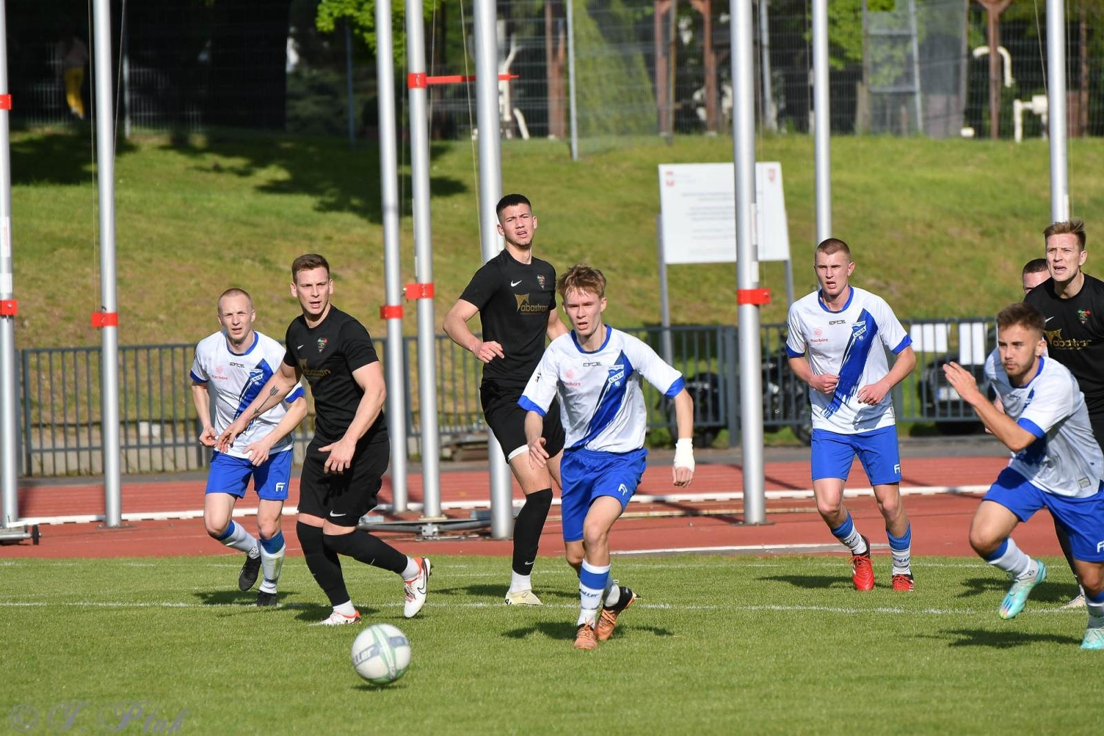 Zdjęcie w galerii na portalu naszwodzislaw.com: Czarni Gorzyce bez punktów w Raciborzu [FOTO] wiadomości z regionu