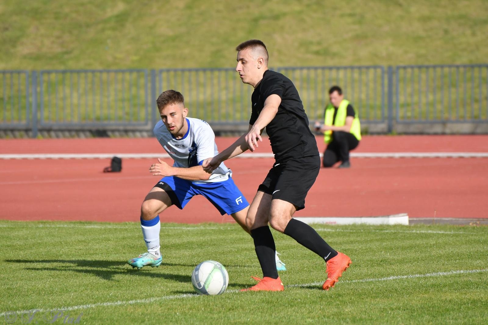 Zdjęcie w galerii na portalu naszwodzislaw.com: Czarni Gorzyce bez punktów w Raciborzu [FOTO] wiadomości z regionu