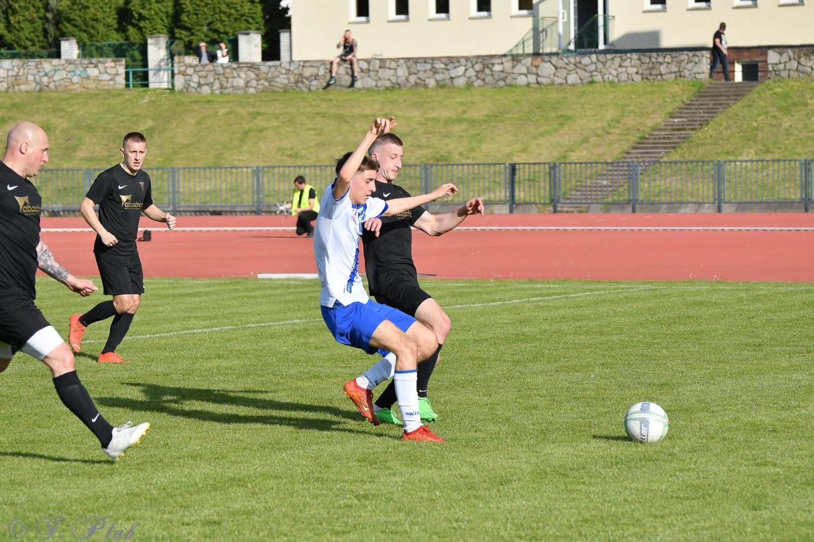 Zdjęcie w galerii na portalu naszwodzislaw.com: Czarni Gorzyce bez punktów w Raciborzu [FOTO] wiadomości z regionu