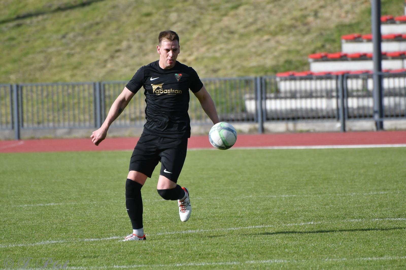 Zdjęcie w galerii na portalu naszwodzislaw.com: Czarni Gorzyce bez punktów w Raciborzu [FOTO] wiadomości z regionu