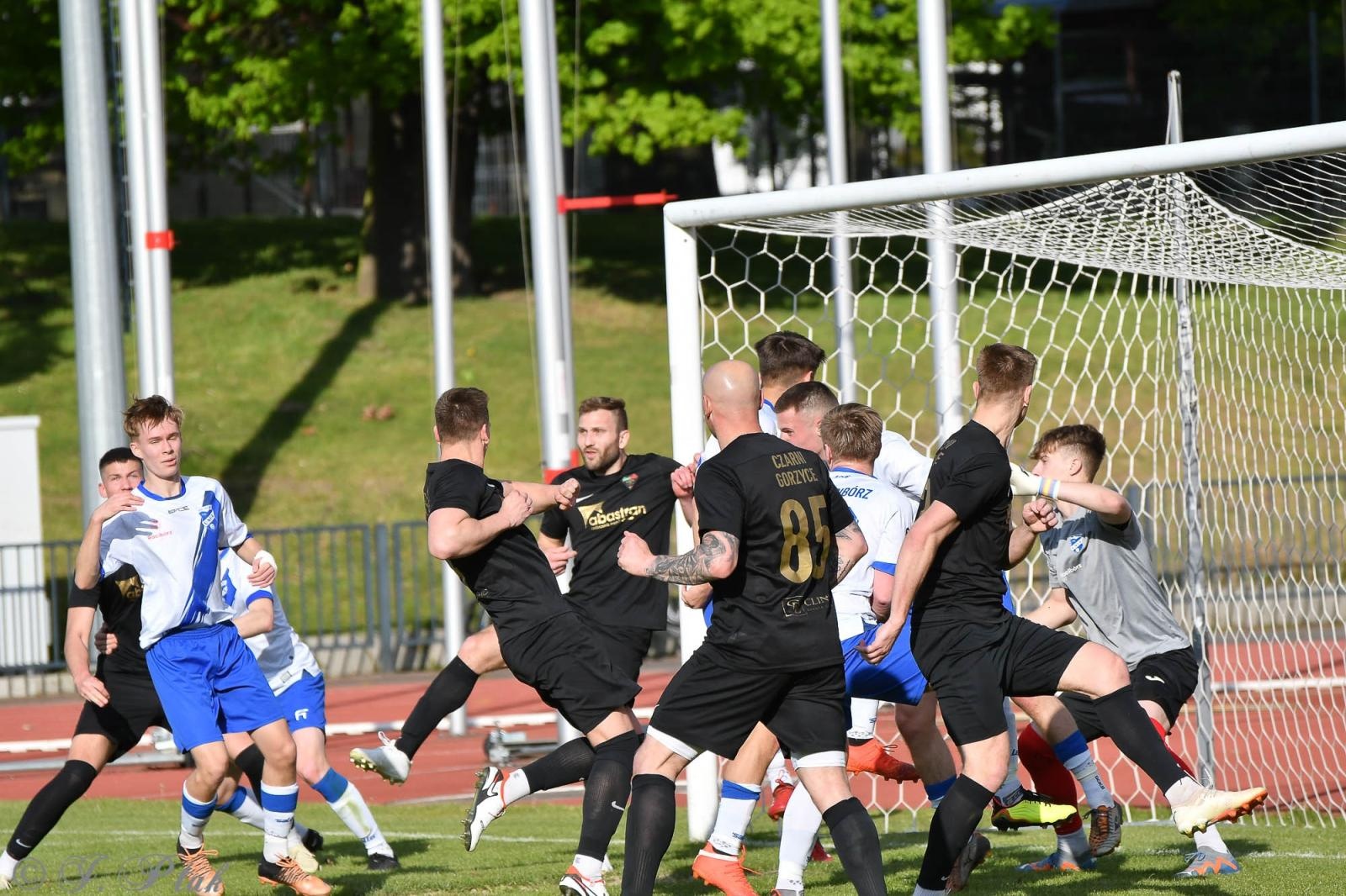 Zdjęcie w galerii na portalu naszwodzislaw.com: Czarni Gorzyce bez punktów w Raciborzu [FOTO] wiadomości z regionu