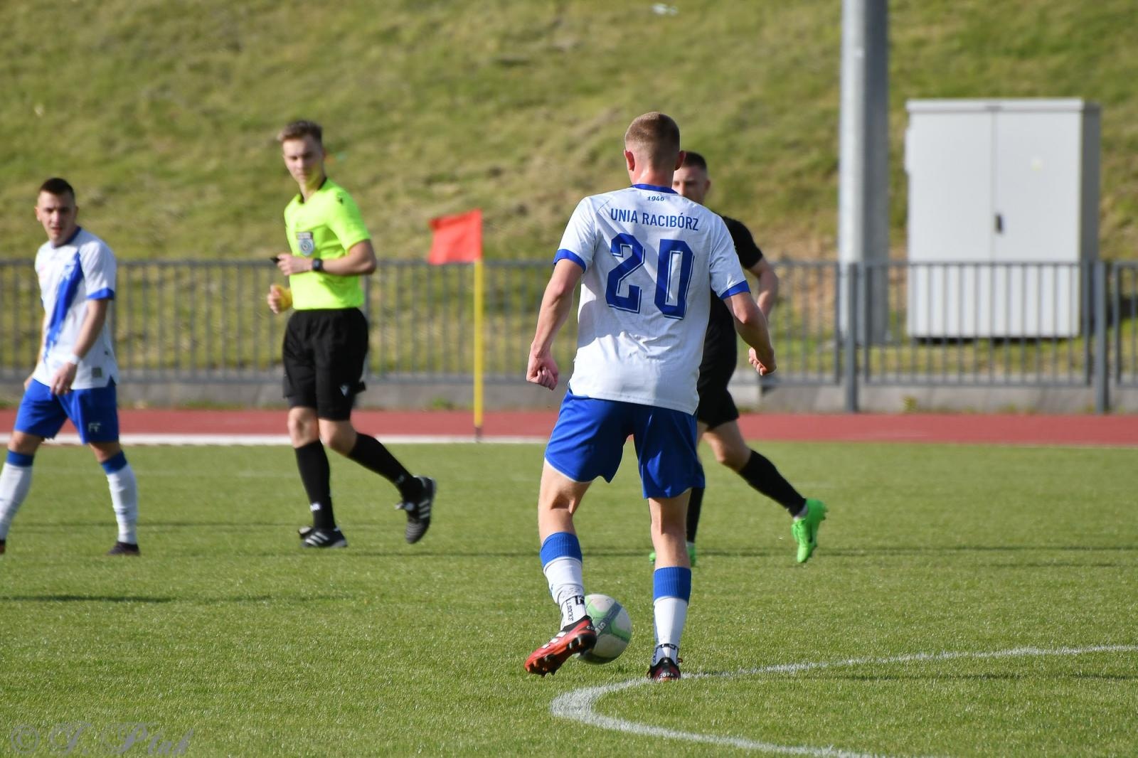 Zdjęcie w galerii na portalu naszwodzislaw.com: Czarni Gorzyce bez punktów w Raciborzu [FOTO] wiadomości z regionu