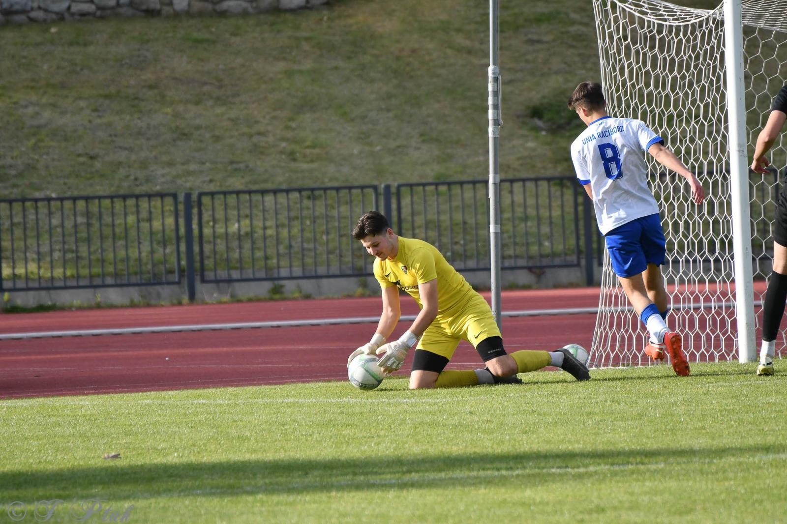 Zdjęcie w galerii na portalu naszwodzislaw.com: Czarni Gorzyce bez punktów w Raciborzu [FOTO] wiadomości z regionu