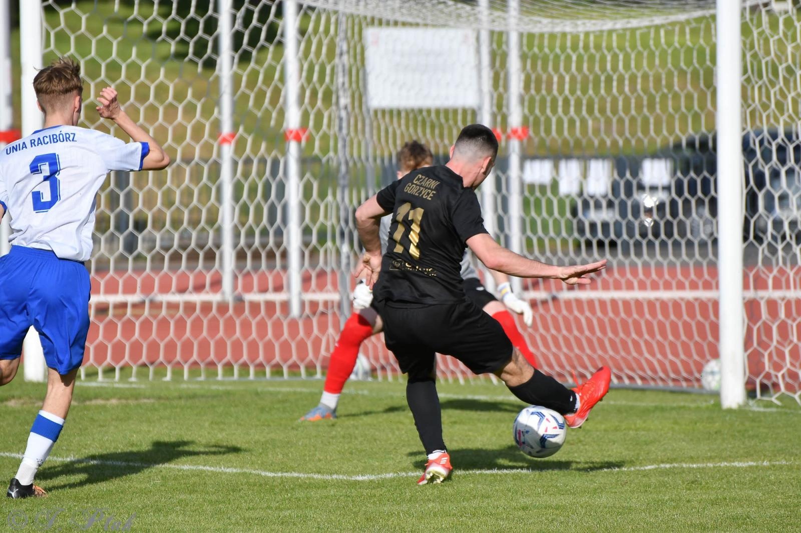 Zdjęcie w galerii na portalu naszwodzislaw.com: Czarni Gorzyce bez punktów w Raciborzu [FOTO] wiadomości z regionu