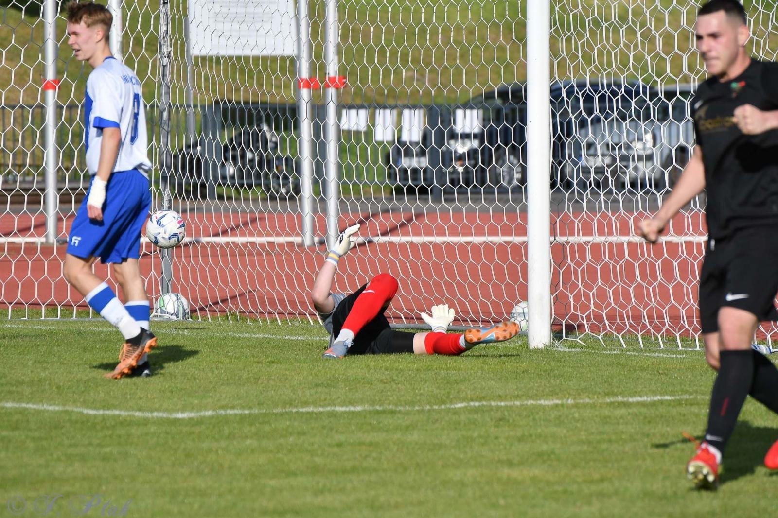 Zdjęcie w galerii na portalu naszwodzislaw.com: Czarni Gorzyce bez punktów w Raciborzu [FOTO] wiadomości z regionu