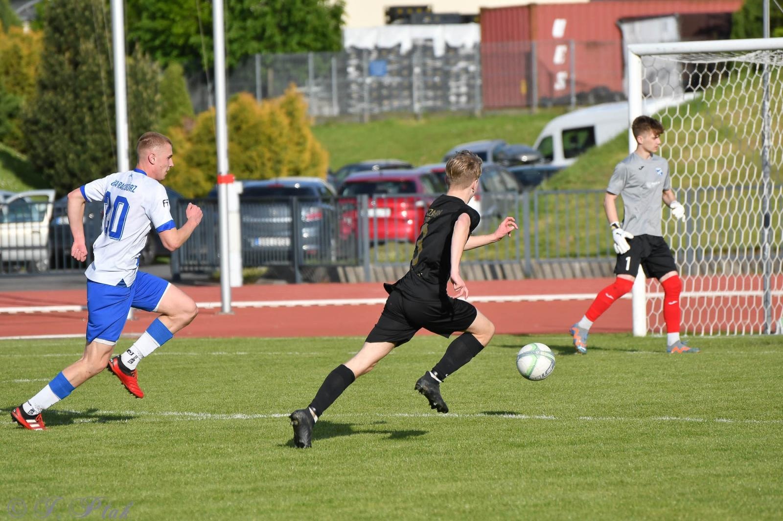 Zdjęcie w galerii na portalu naszwodzislaw.com: Czarni Gorzyce bez punktów w Raciborzu [FOTO] wiadomości z regionu