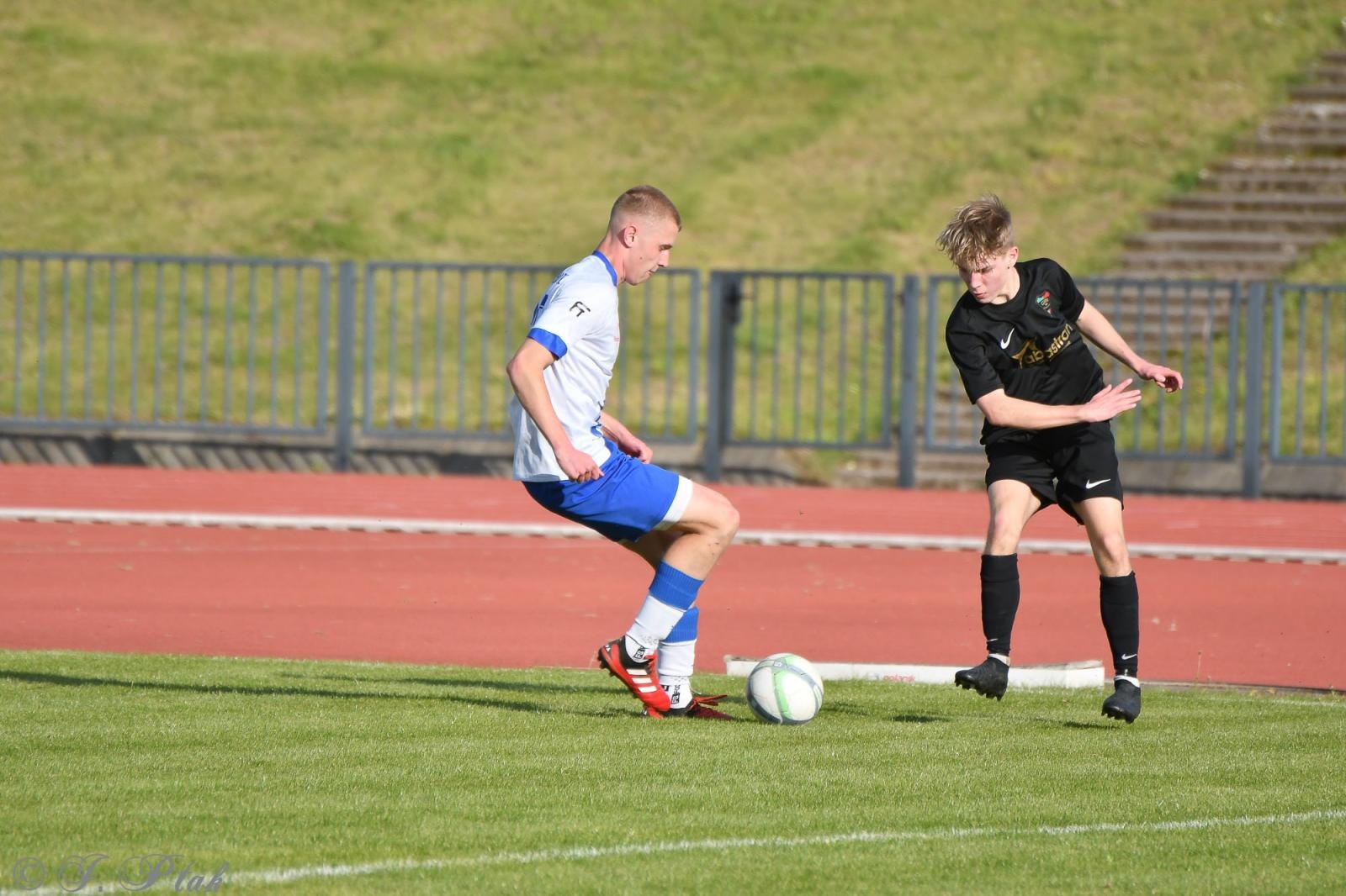 Zdjęcie w galerii na portalu naszwodzislaw.com: Czarni Gorzyce bez punktów w Raciborzu [FOTO] wiadomości z regionu