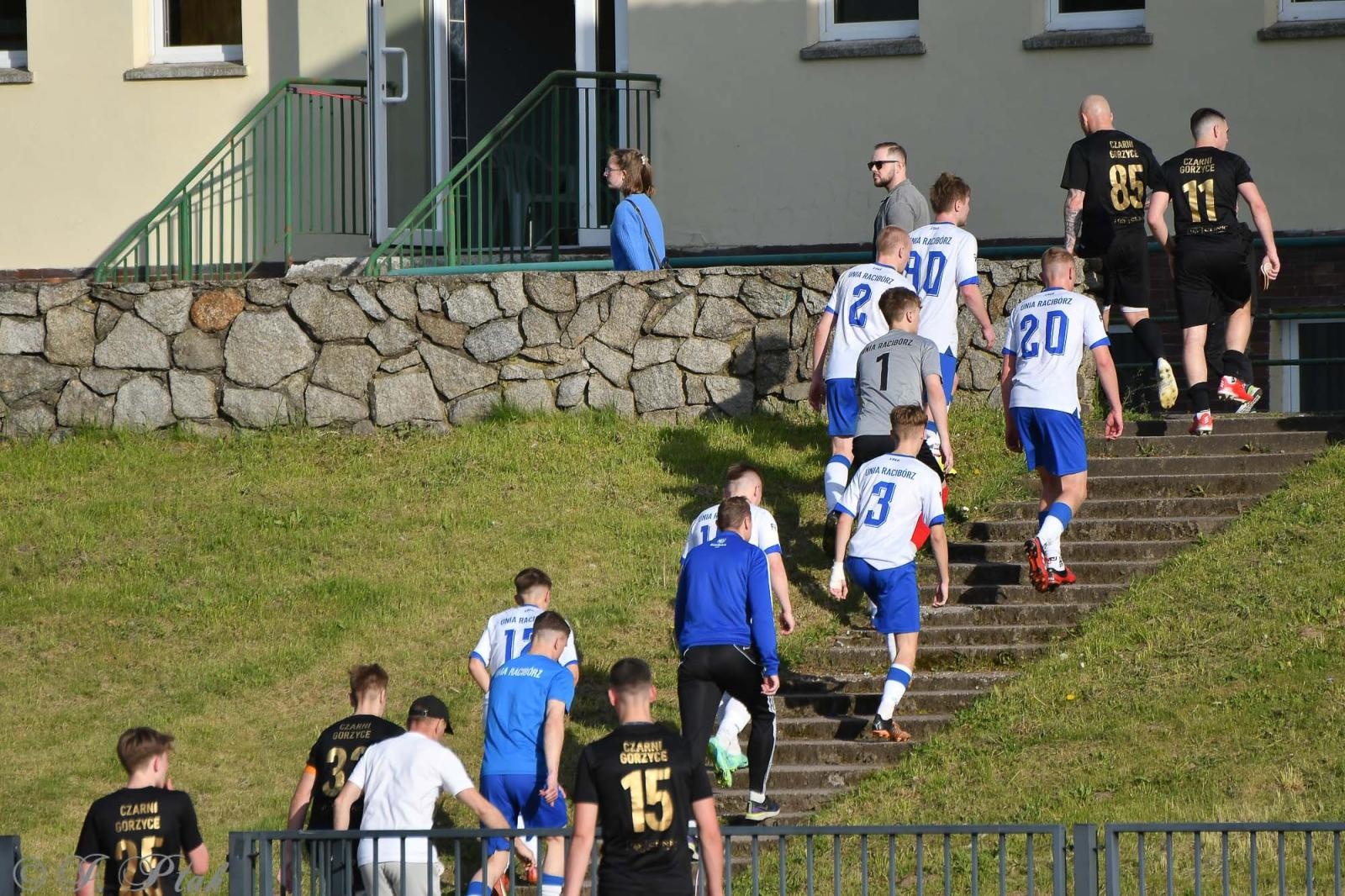 Zdjęcie w galerii na portalu naszwodzislaw.com: Czarni Gorzyce bez punktów w Raciborzu [FOTO] wiadomości z regionu