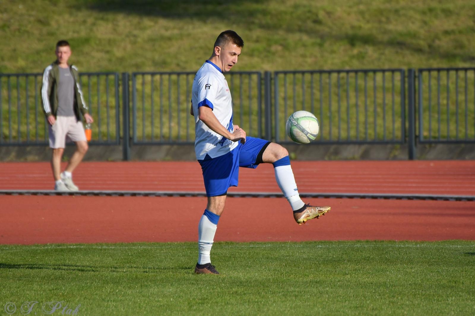Zdjęcie w galerii na portalu naszwodzislaw.com: Czarni Gorzyce bez punktów w Raciborzu [FOTO] wiadomości z regionu