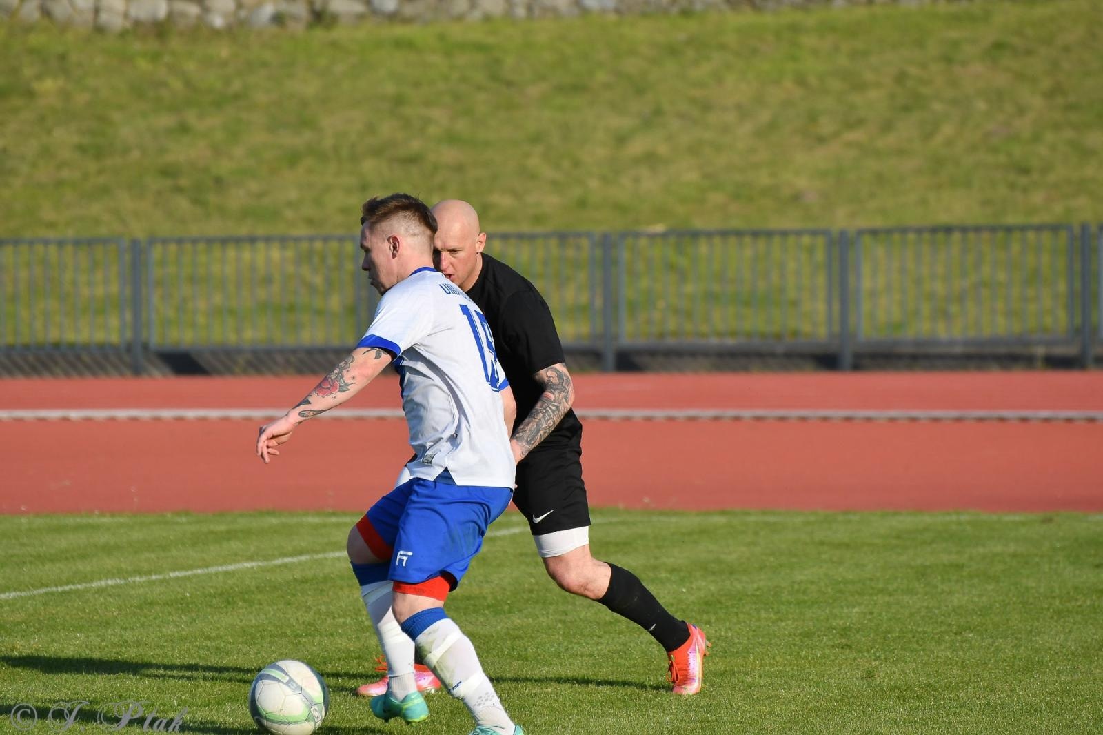 Zdjęcie w galerii na portalu naszwodzislaw.com: Czarni Gorzyce bez punktów w Raciborzu [FOTO] wiadomości z regionu