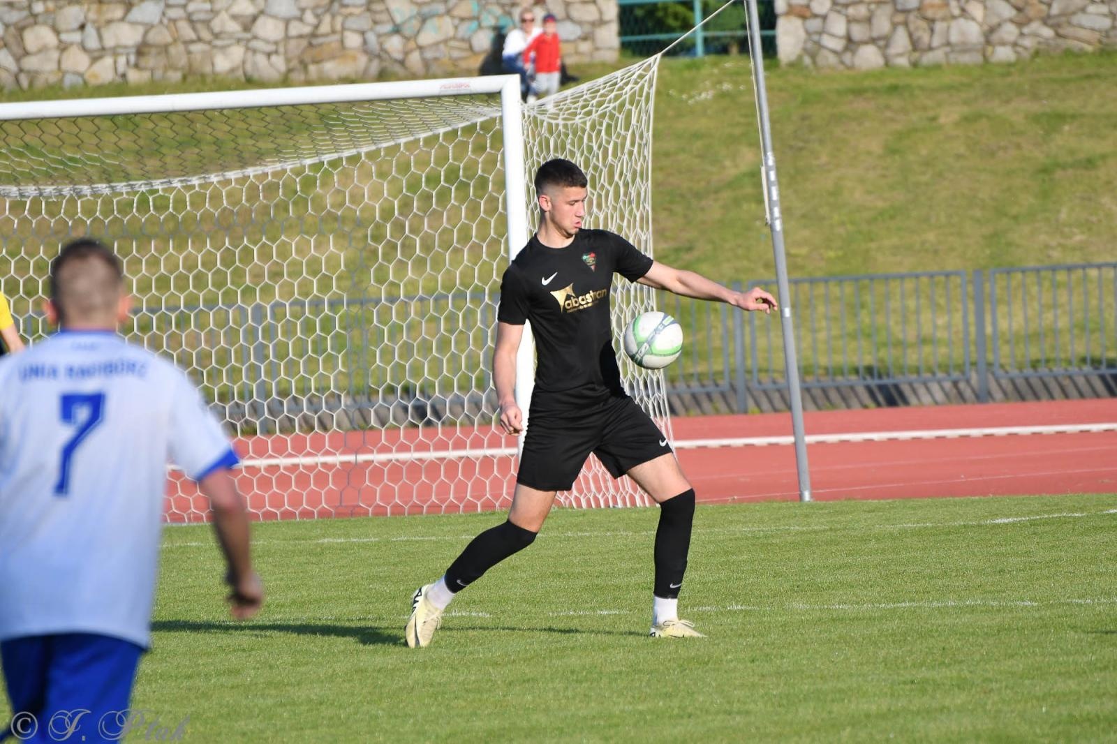 Zdjęcie w galerii na portalu naszwodzislaw.com: Czarni Gorzyce bez punktów w Raciborzu [FOTO] wiadomości z regionu