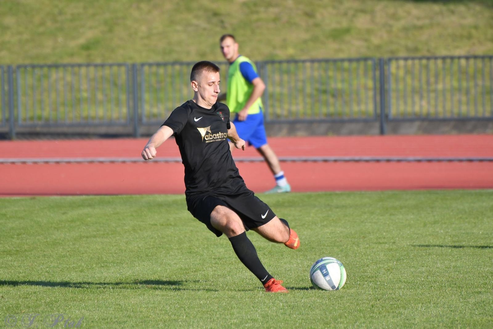 Zdjęcie w galerii na portalu naszwodzislaw.com: Czarni Gorzyce bez punktów w Raciborzu [FOTO] wiadomości z regionu