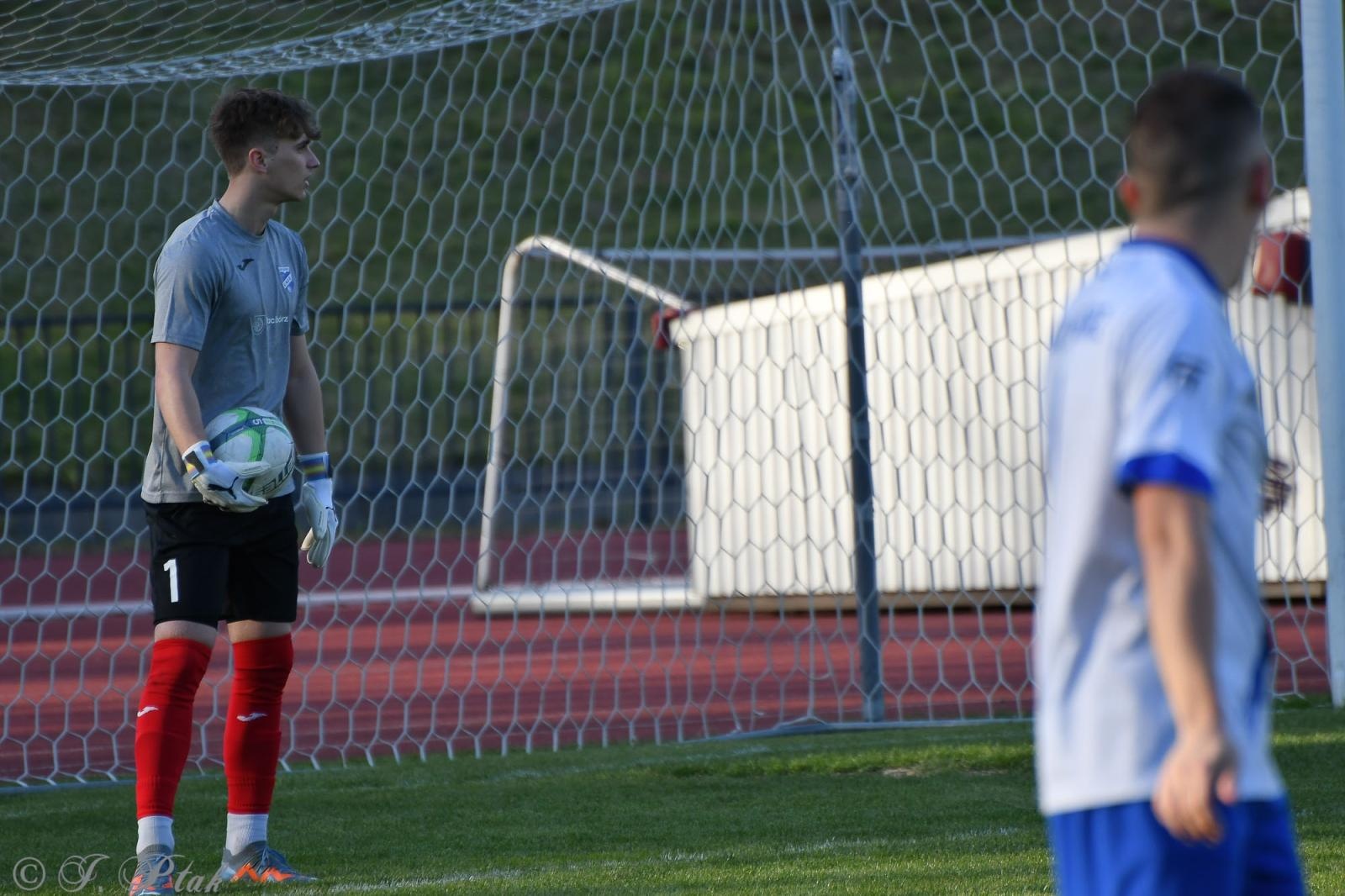 Zdjęcie w galerii na portalu naszwodzislaw.com: Czarni Gorzyce bez punktów w Raciborzu [FOTO] wiadomości z regionu