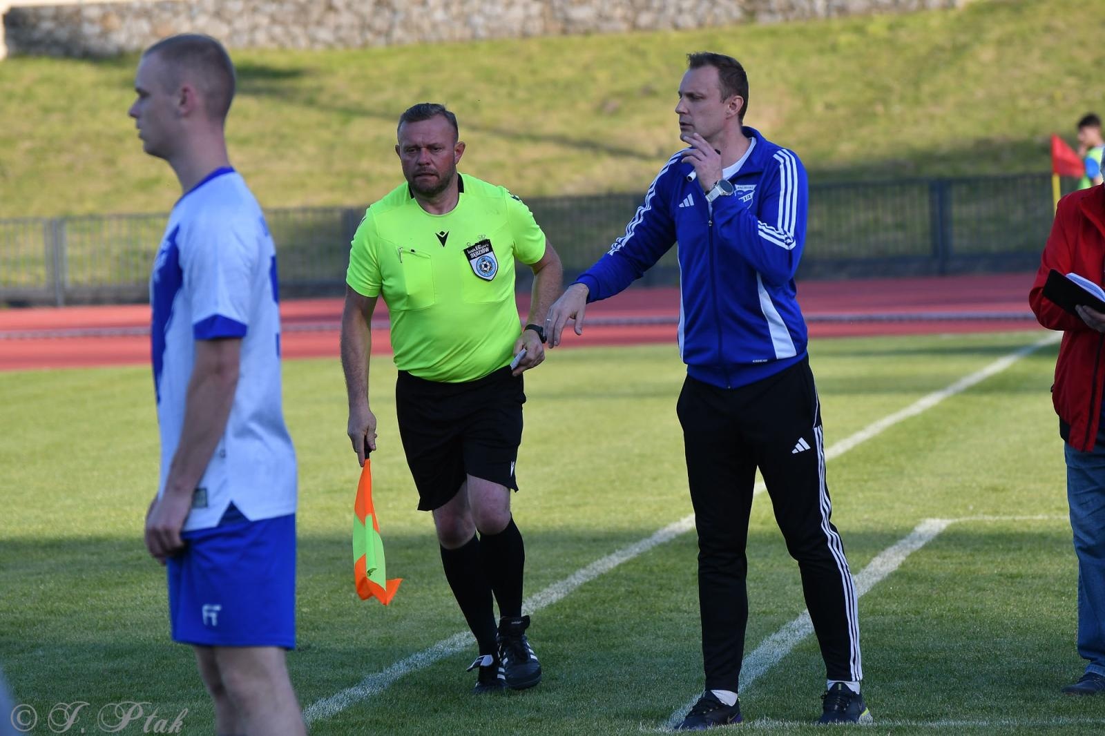 Zdjęcie w galerii na portalu naszwodzislaw.com: Czarni Gorzyce bez punktów w Raciborzu [FOTO] wiadomości z regionu