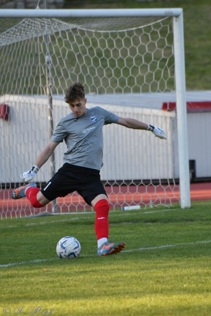 Zdjęcie w galerii na portalu naszwodzislaw.com: Czarni Gorzyce bez punktów w Raciborzu [FOTO] wiadomości z regionu