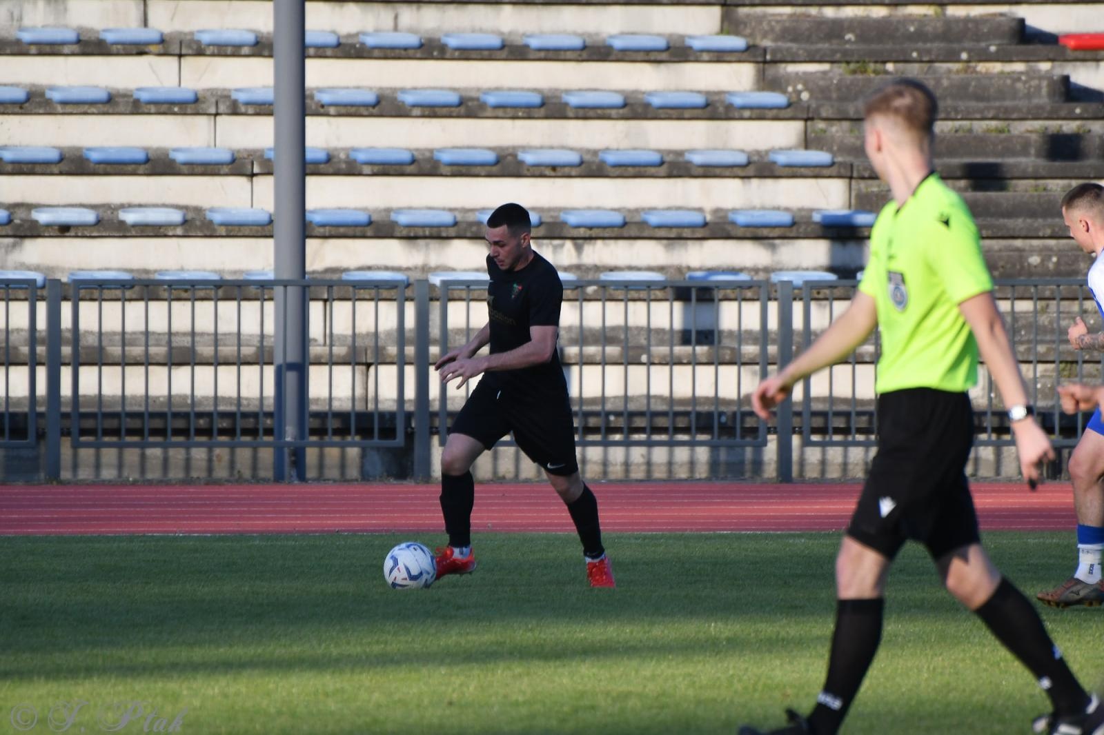 Zdjęcie w galerii na portalu naszwodzislaw.com: Czarni Gorzyce bez punktów w Raciborzu [FOTO] wiadomości z regionu