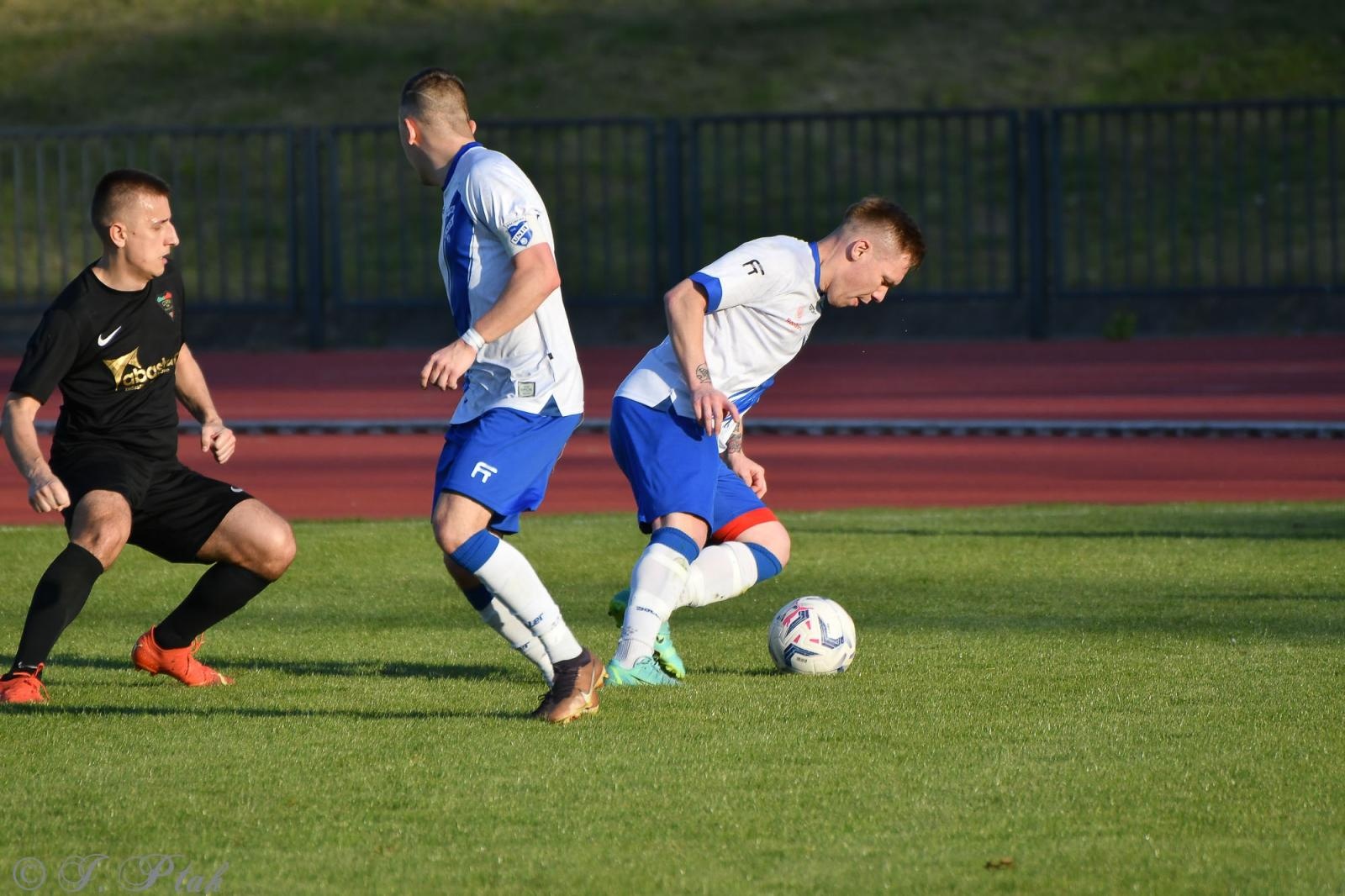 Zdjęcie w galerii na portalu naszwodzislaw.com: Czarni Gorzyce bez punktów w Raciborzu [FOTO] wiadomości z regionu