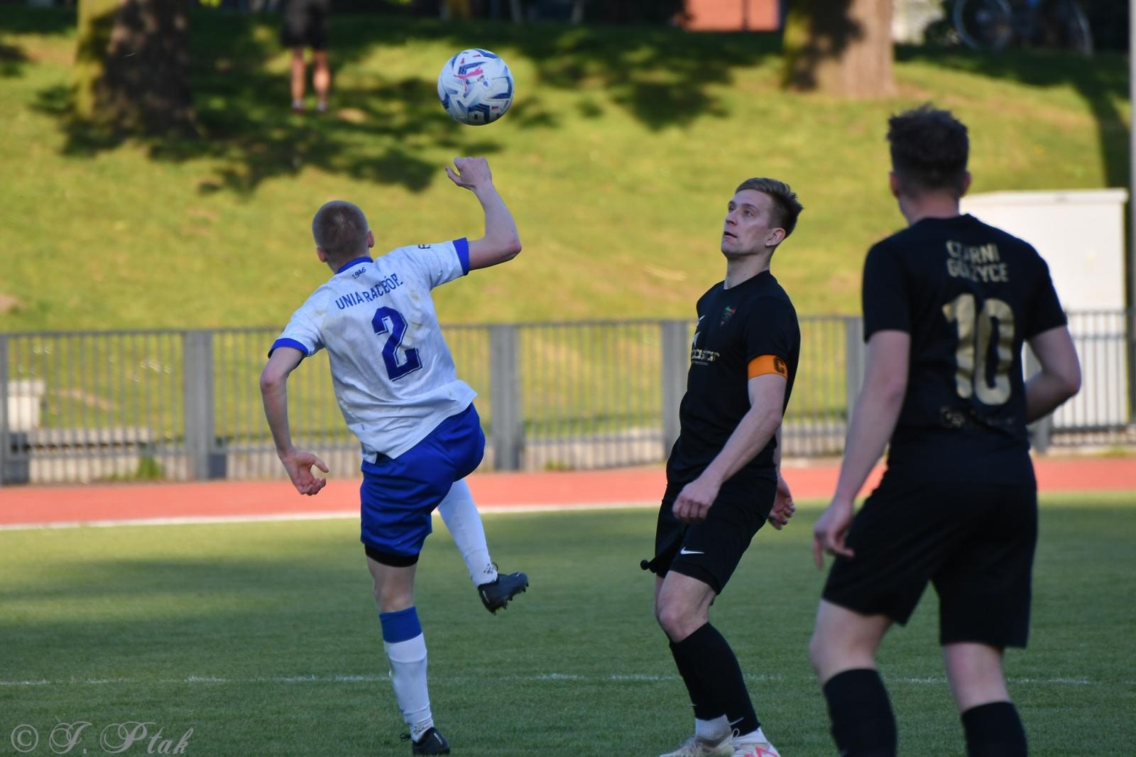 Zdjęcie w galerii na portalu naszwodzislaw.com: Czarni Gorzyce bez punktów w Raciborzu [FOTO] wiadomości z regionu