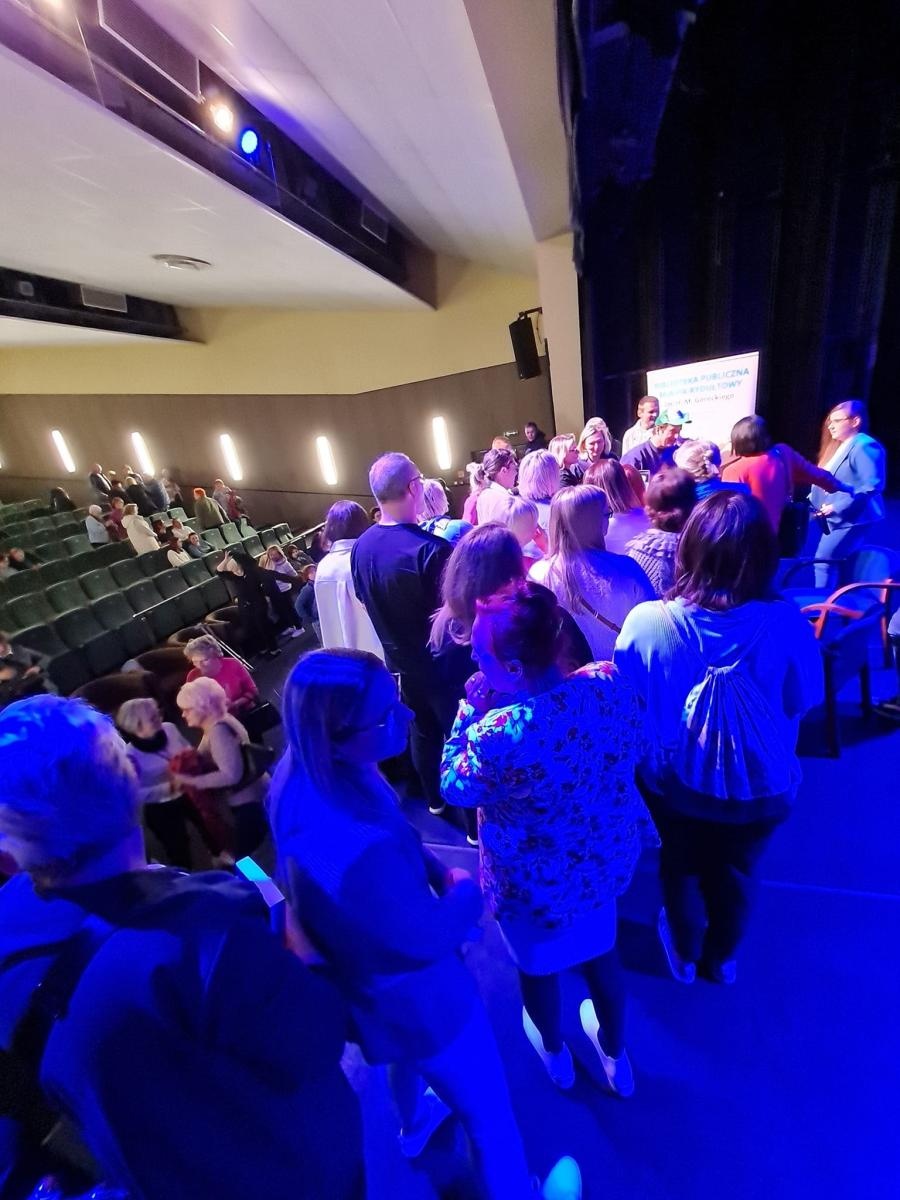 Zdjęcie w galerii na portalu naszwodzislaw.com: Michał Koterski opowiedział w Rydułtowach o swej książce [FOTO] wiadomości z regionu