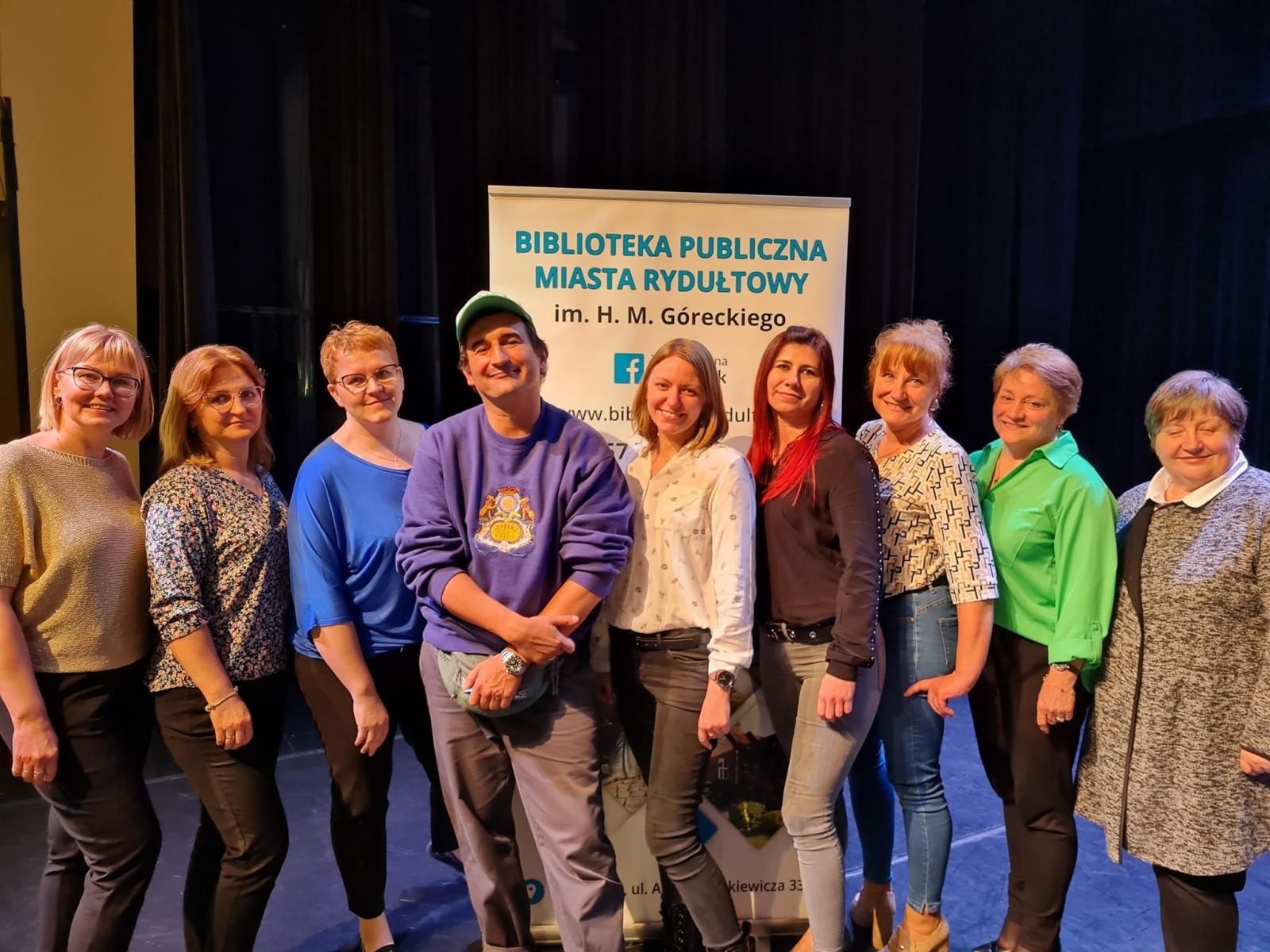 Zdjęcie w galerii na portalu naszwodzislaw.com: Michał Koterski opowiedział w Rydułtowach o swej książce [FOTO] wiadomości z regionu