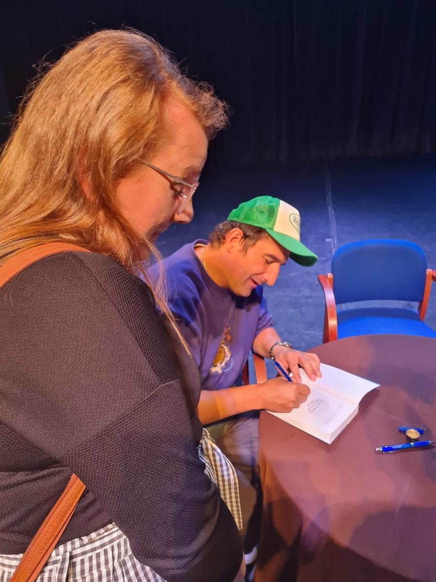 Zdjęcie w galerii na portalu naszwodzislaw.com: Michał Koterski opowiedział w Rydułtowach o swej książce [FOTO] wiadomości z regionu