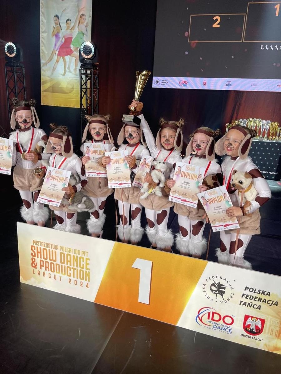 Zdjęcie w galerii na portalu naszwodzislaw.com: Zespół Miraż z WCK na podium Mistrzostw Polski IDO Show Dance w Łańcucie wiadomości z regionu