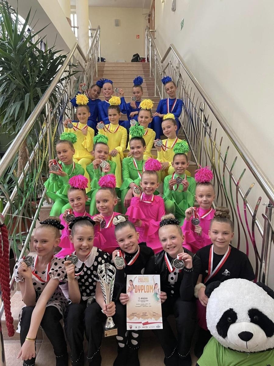 Zdjęcie w galerii na portalu naszwodzislaw.com: Zespół Miraż z WCK na podium Mistrzostw Polski IDO Show Dance w Łańcucie wiadomości z regionu