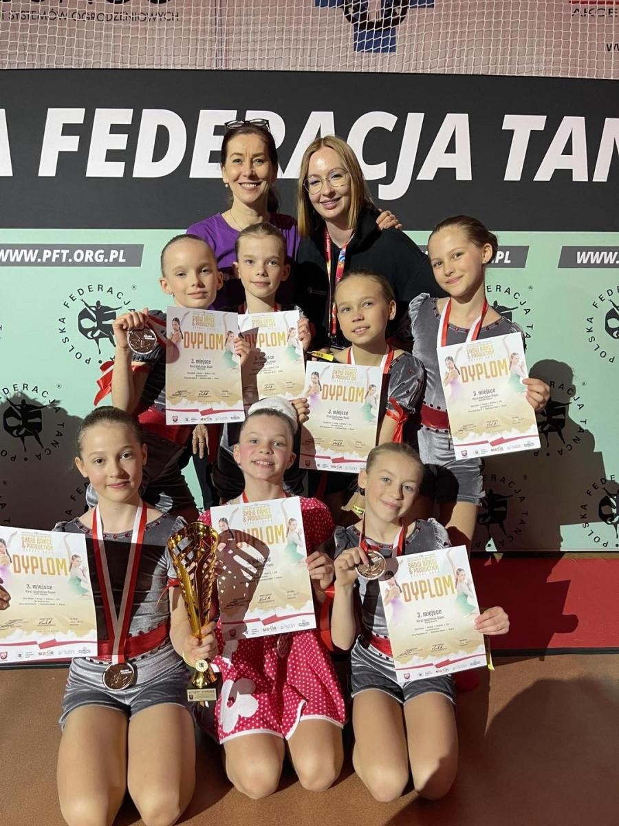 Zdjęcie w galerii na portalu naszwodzislaw.com: Zespół Miraż z WCK na podium Mistrzostw Polski IDO Show Dance w Łańcucie wiadomości z regionu