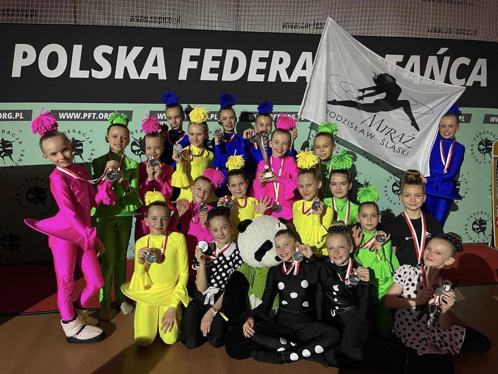 Zdjęcie w galerii na portalu naszwodzislaw.com: Zespół Miraż z WCK na podium Mistrzostw Polski IDO Show Dance w Łańcucie wiadomości z regionu