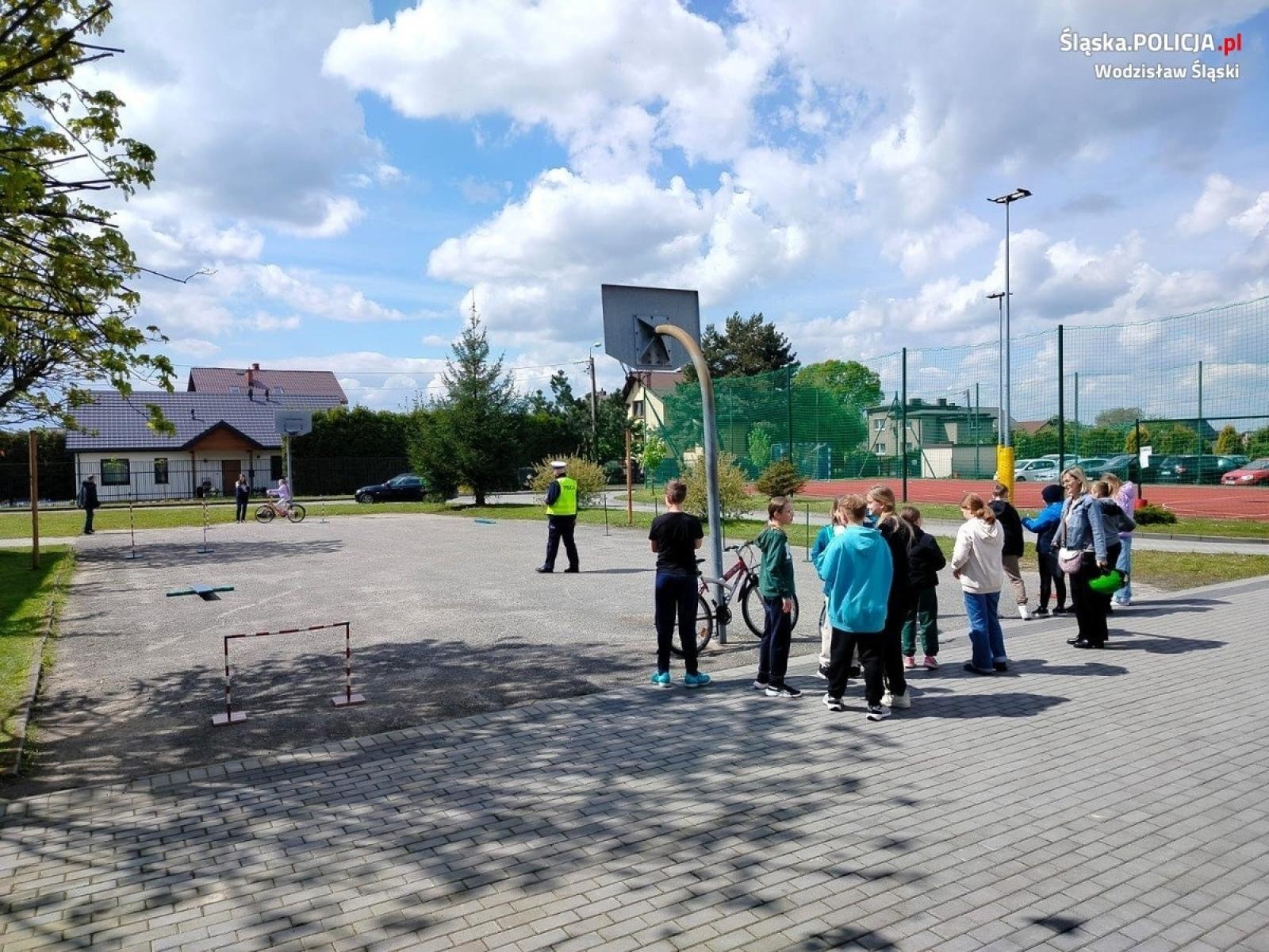 Zdjęcie w galerii na portalu naszwodzislaw.com: Sprawdzili swą wiedzę o ruchu drogowym wiadomości z regionu