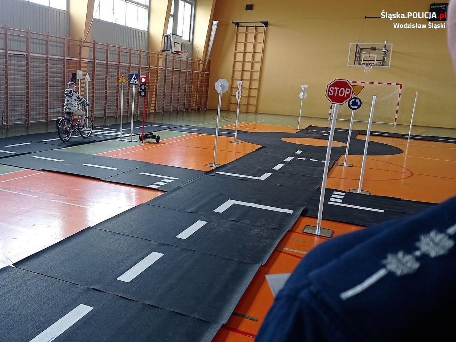 Zdjęcie w galerii na portalu naszwodzislaw.com: Sprawdzili swą wiedzę o ruchu drogowym wiadomości z regionu