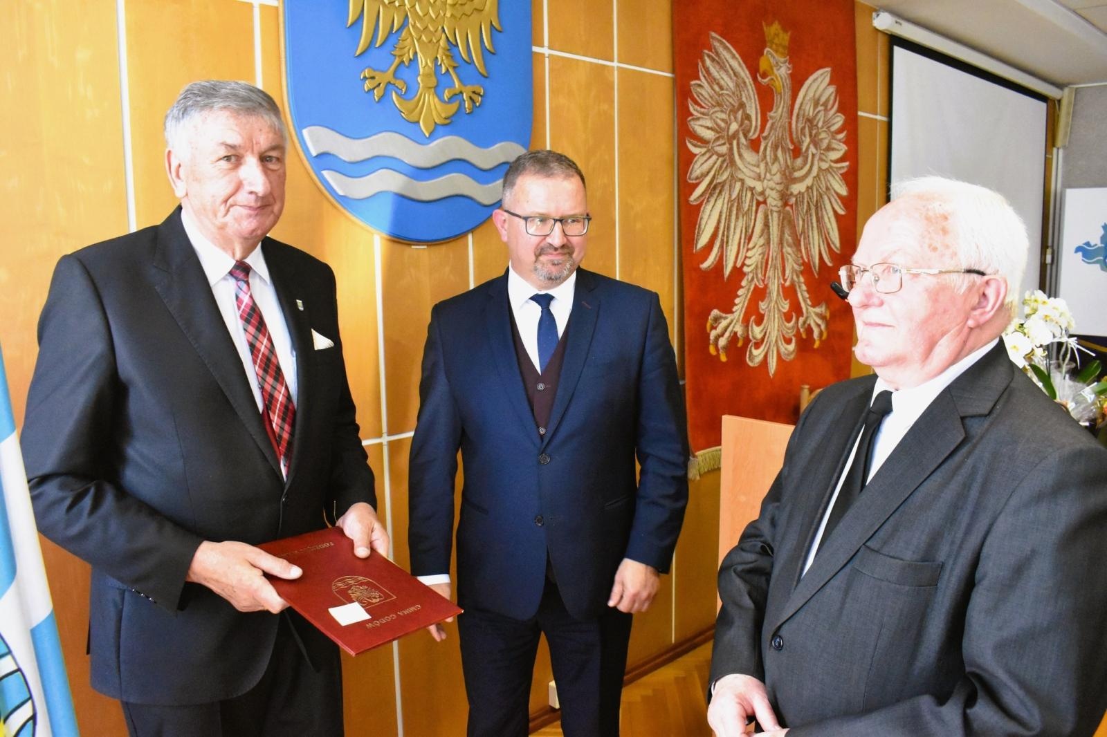 Zdjęcie w galerii na portalu naszwodzislaw.com: Podsumowań nadszedł czas. Ostatnia sesja Rady Gminy Godów za nami wiadomości z regionu