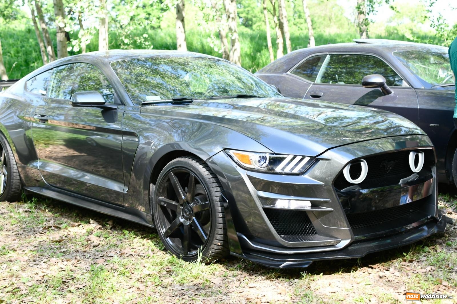 Zdjęcie w galerii na portalu naszwodzislaw.com: Tuningowane wozy na Magicznej Plaży w Bukowie [FOTO i WIDEO] wiadomości z regionu