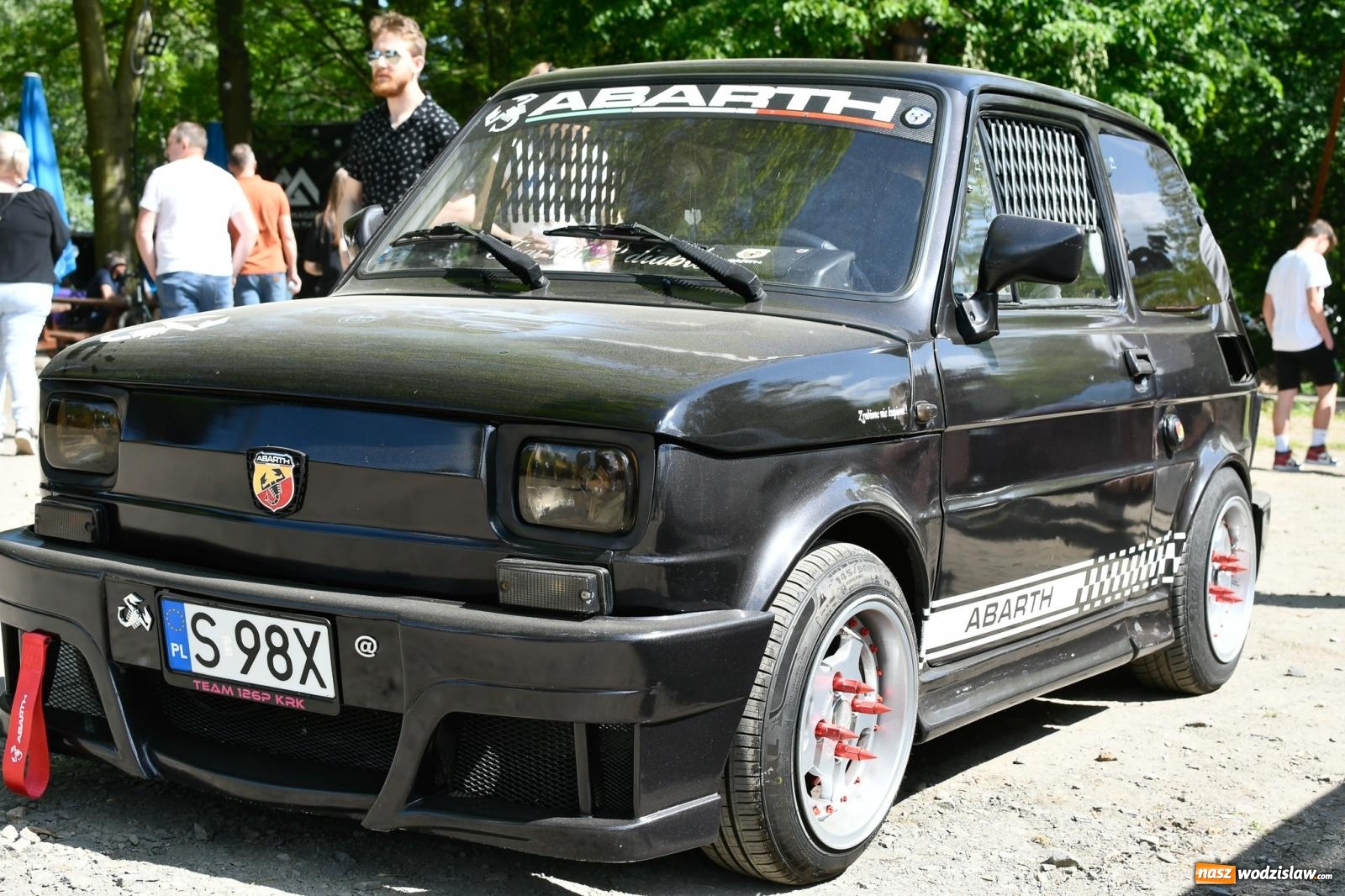Zdjęcie w galerii na portalu naszwodzislaw.com: Tuningowane wozy na Magicznej Plaży w Bukowie [FOTO i WIDEO] wiadomości z regionu