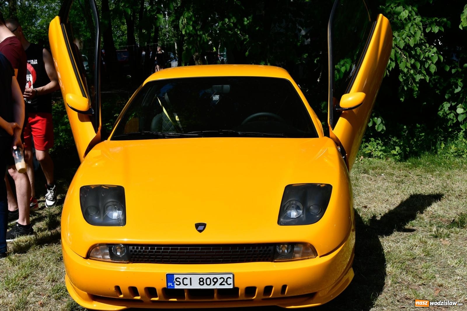 Zdjęcie w galerii na portalu naszwodzislaw.com: Tuningowane wozy na Magicznej Plaży w Bukowie [FOTO i WIDEO] wiadomości z regionu