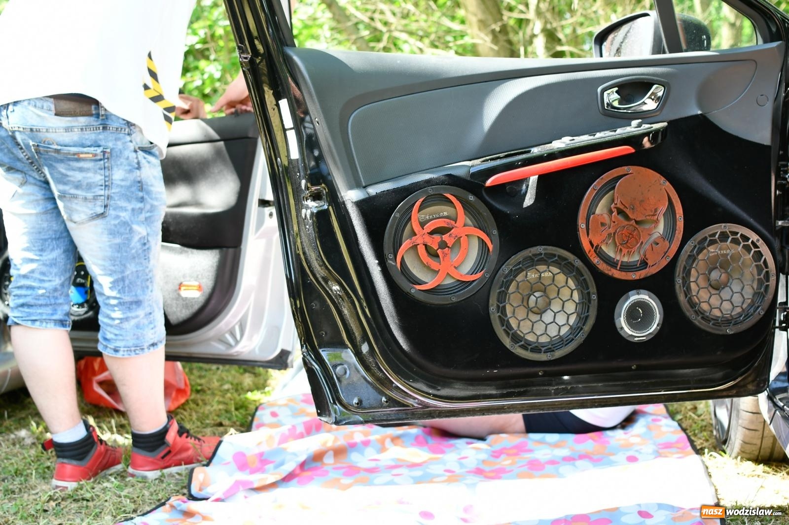 Zdjęcie w galerii na portalu naszwodzislaw.com: Tuningowane wozy na Magicznej Plaży w Bukowie [FOTO i WIDEO] wiadomości z regionu