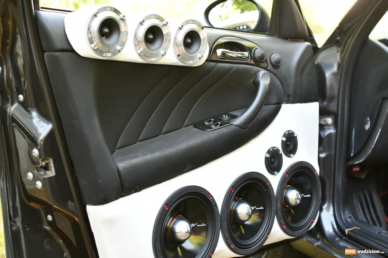 Zdjęcie w galerii na portalu naszwodzislaw.com: Tuningowane wozy na Magicznej Plaży w Bukowie [FOTO i WIDEO] wiadomości z regionu